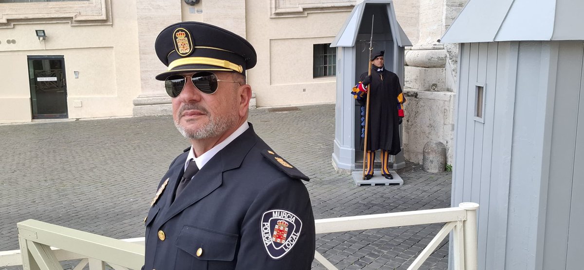 Paco León, socio de IPA Región de Murcia y miembro de la <a href="/MurciaPolicia/">Policía Local Murcia</a> se encuentra en Roma participando en el Jubileo de las Fuerzas Armadas, Policía y Cuerpos de Seguridad junto con compañeros de todo el mundo.

Un orgullo que nos represente en ese importante evento.