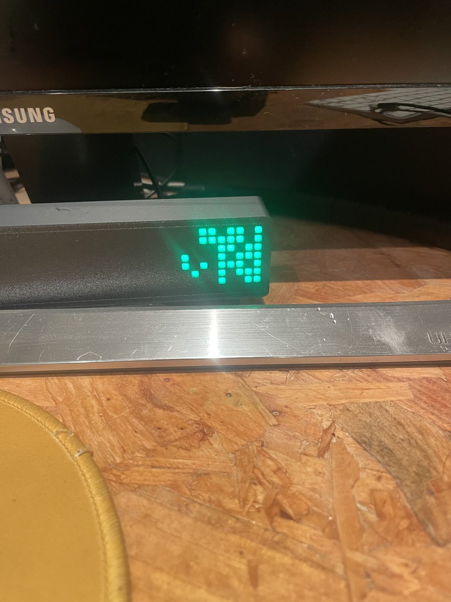ginger_indie's tweet image. First 7 day streak on my DeskHub, next stop 14 days!! What a sick idea by @_MaxBlade
#indiehacker #codefast #coding #deskhub #github