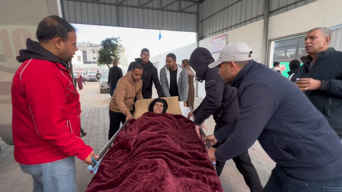 أنس الشريف Anas Al-Sharif (@anasalsharif0) on Twitter photo في أمان الله، أخي وحبيبي ورفيق الدرب في أصعب اللحظات، فادي الوحيدي.
قلوبنا معك، ودعواتنا لك، نسأل الله لك الشفاء العاجل والعودة القريبة. في أمان الله، أخي وحبيبي ورفيق الدرب في أصعب اللحظات، فادي الوحيدي.
قلوبنا معك، ودعواتنا لك، نسأل الله لك الشفاء العاجل والعودة القريبة.