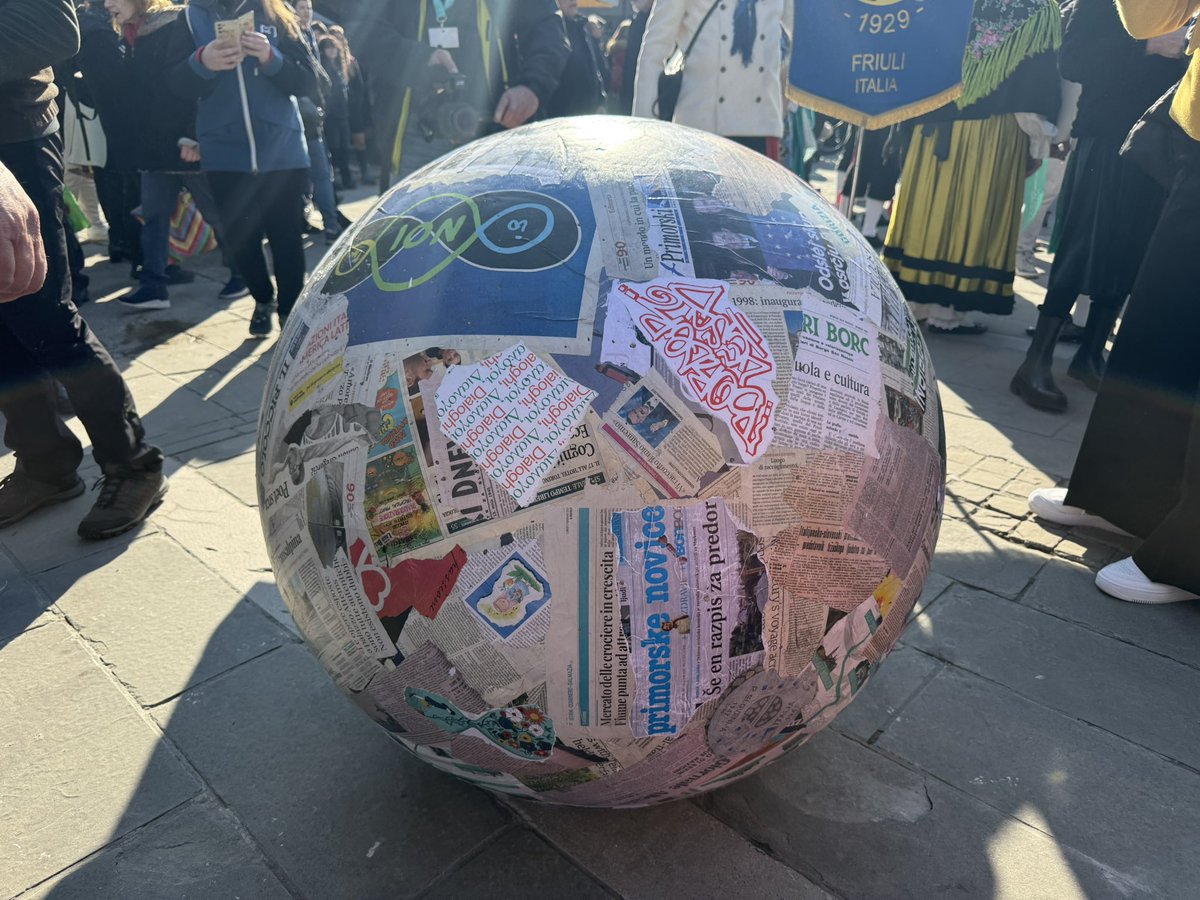 Na Pistolettijevi krogli tudi <a href="/PrimorskeNovice/">Primorske novice</a>