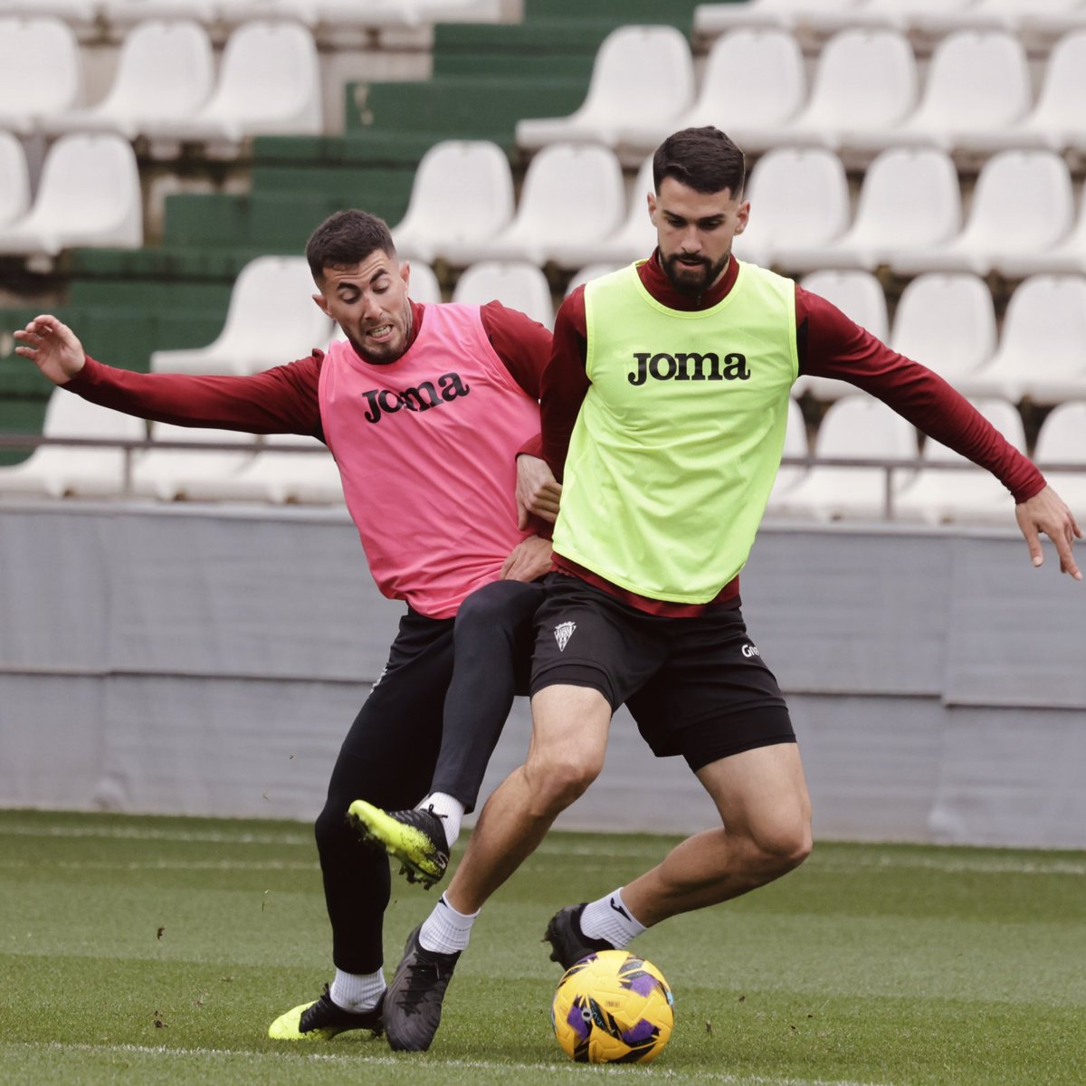 CordobaCF_ofi's tweet photo. 📸 Afinando los últimos detalles antes del #CórdobaHuesca ⚽🔥    

💪🏻Vamos con todo  

#CórdobaCF | #LaLigaHypermotion https://t.co/OCGeCgQMwI