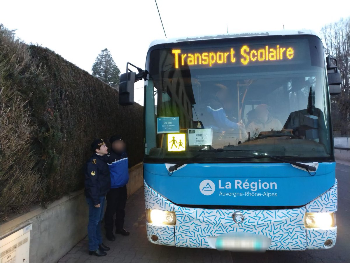 Préfet du Puy-de-Dôme (@prefet63) on Twitter photo #Sécurité
À la demande du ministère <a href="/Interieur_Gouv/">Ministère de l'Intérieur</a>, le préfet du Puy-de-Dôme a demandé aux forces de l’ordre de mener des opérations de contrôles renforcés des conducteurs de transports scolaires et publics
▶️ Près de 330 gendarmes et policiers nationaux mobilisés sur ces #Sécurité
À la demande du ministère <a href="/Interieur_Gouv/">Ministère de l'Intérieur</a>, le préfet du Puy-de-Dôme a demandé aux forces de l’ordre de mener des opérations de contrôles renforcés des conducteurs de transports scolaires et publics
▶️ Près de 330 gendarmes et policiers nationaux mobilisés sur ces