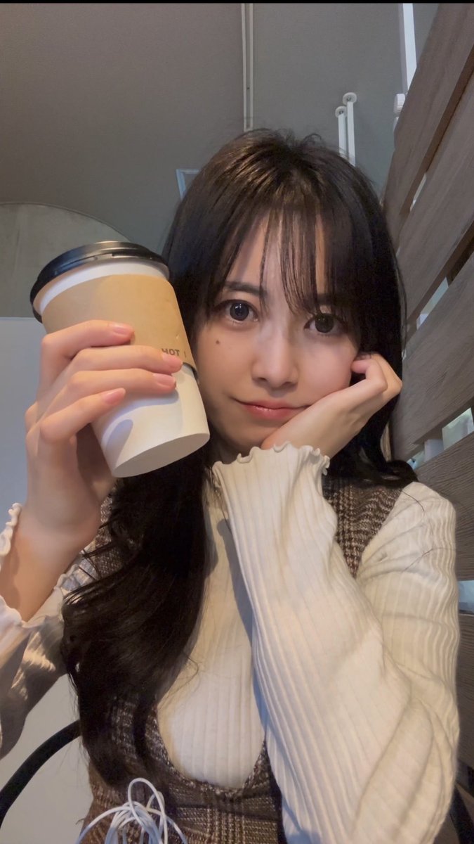 marina_tsuchi's tweet photo. 24歳で慶應大学に入学し、気づけば4年。卒論を提出し、学生生活も終わりに近づいてきました💐

バタバタしていて Life Compass の更新が滞っていましたが、来週から順次公開していきます〜☺️

私の進学に関するQ&amp;Aはコチラ
https://t.co/O22TyXXTnt
からご覧ください✨ https://t.co/7uMEsl1P4v