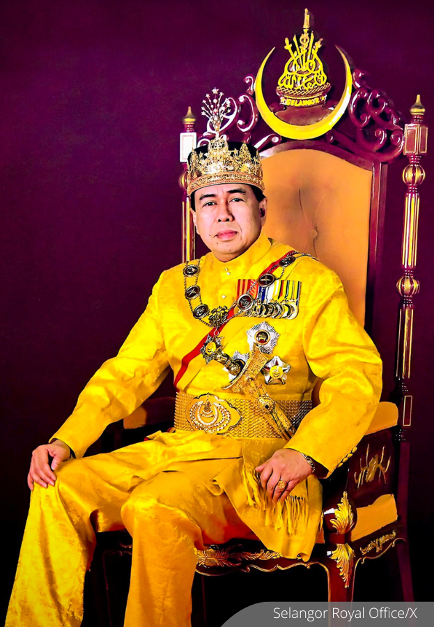 Selangor ruler Sultan Sharafuddin has expressed his disapproval of the proposed guidelines for Muslims attending non-Muslim events.

"Cadangan ini dibuat pada waktu yang tidak bersesuaian, pada ketika sekalian rakyat sedang giat mengeratkan amalan muhibah di kalangan masyarakat