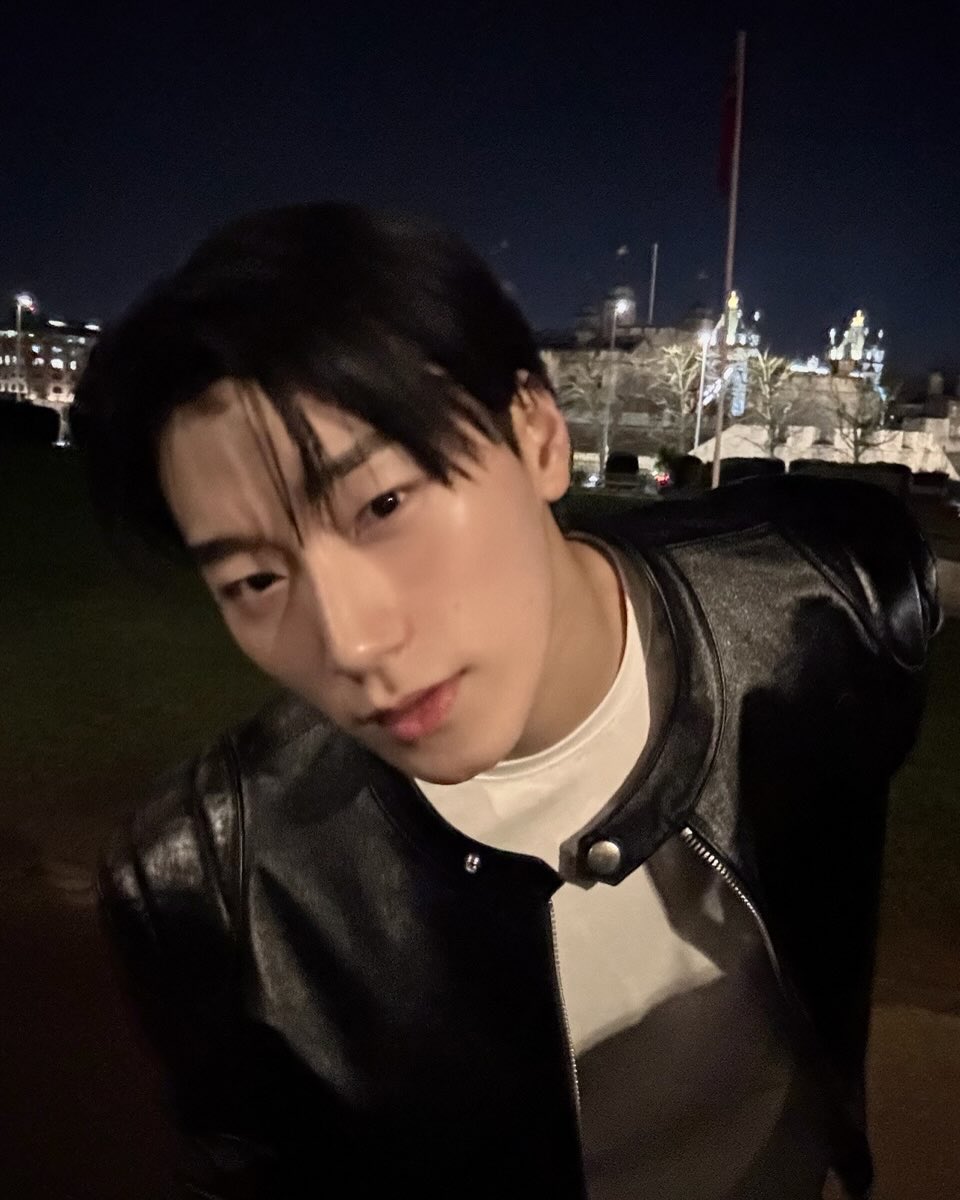 ยื่นเป็นเรฟให้พระแม่พร้อมบรีฟว่าอยากได้หนุ่มตี๋ผิวแทนหล่อๆ ตรงสเปก เอาที่ปากจมูกคิ้วตาแบบนี้ ชื่อนี้ ง่ายๆคือขอคนนี้เลย แต่พูดไม่ทันจบ พระแม่ตอบกลับมาว่าฝันไปเถอะจ่ะคนนี้กูก็อยากได้เหมือนกัน เราแบบ เห้ย ตกใจอ่ะขนาดพระแม่ยังเป็นซานเวนแล้วทำไมทุกคนยังไม่มาเป็นซานเวนกันอีก