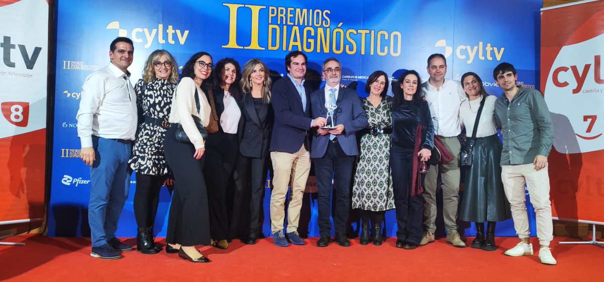 👏Enhorabuena a nuestr@s compañer@s Paula, Pilar, Fede y a cada persona de estos equipazos. Merecido reconocimiento 👇👇

La Unidad de Afrontamiento Activo del Dolor Crónico de CyL gana el Premio a la Innovación, de la IIª Edición de los PremiosDiagnósticos de <a href="/cyltv/">CyLTV</a>