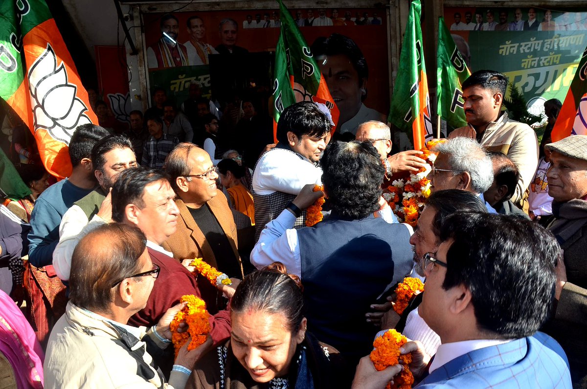 MukeshSharmaGG's tweet photo. दिल्ली की जनता ने यह साबित कर दिया कि विकास, सुशासन और राष्ट्रवाद ही देश को आगे ले जाने का सही मार्ग है। भाजपा परिवार को इस ऐतिहासिक विजय की हार्दिक बधाई एवं शुभकामनाएं!

#BJPWinningDelhi #BJP4Haryana #BJP4Delhi #nayabsarkar #BJP4IND #NonStopHaryana #BJPonTop https://t.co/qQEQyGvXe2