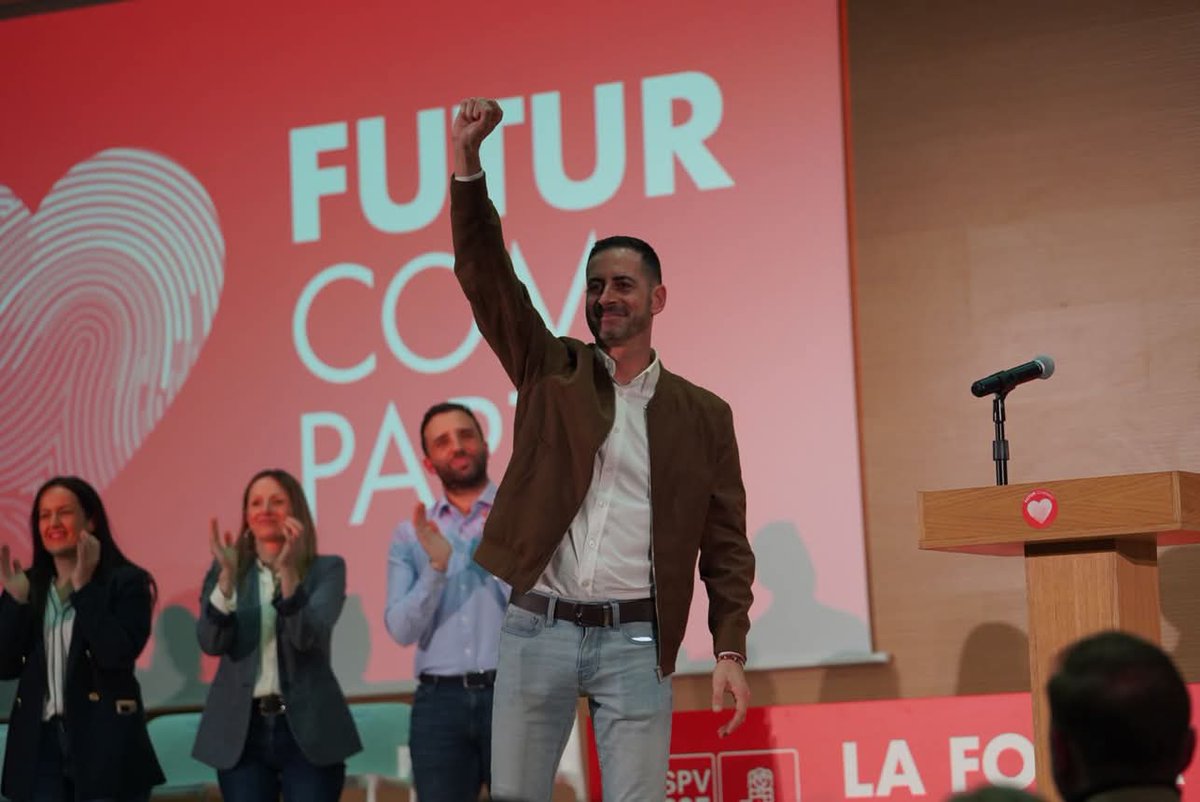 egea_ivan95's tweet image. ❤️ Per un partit de ponts i no de murs, d&apos;agrupacions i no de despatxos. 

Continuem endavant amb més passió i dedicació que mai!🚀

🌹 Per un futur compartit / #laforçadelamilitància 

✅ Jo amb @CarlosFBielsa

#JoAmbBielsa #FuturComPartit