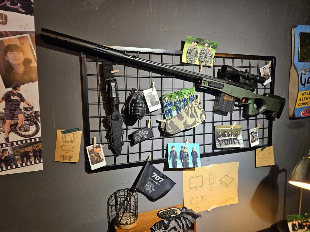 카페 어딜 둘러봐도 모두 깡똔람썬으로 이루어져있고 진짜 예쁘게 꾸며져 있어서 50분동안 정말 행복한 시간 보냈습니다!!
좋은 공간 만들어주셔서 감사합니다🫡
#깡똔람썬과_한발짝더
#넷이_같이_있는게_좋거든