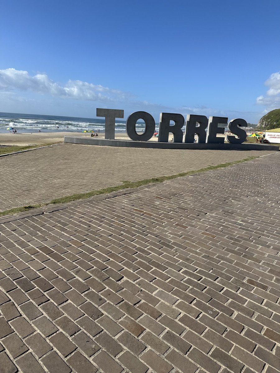 Torres está cada vez mais bonita. Muito bom iniciar o sábado com uma corrida leve dos molhes até a Guarita