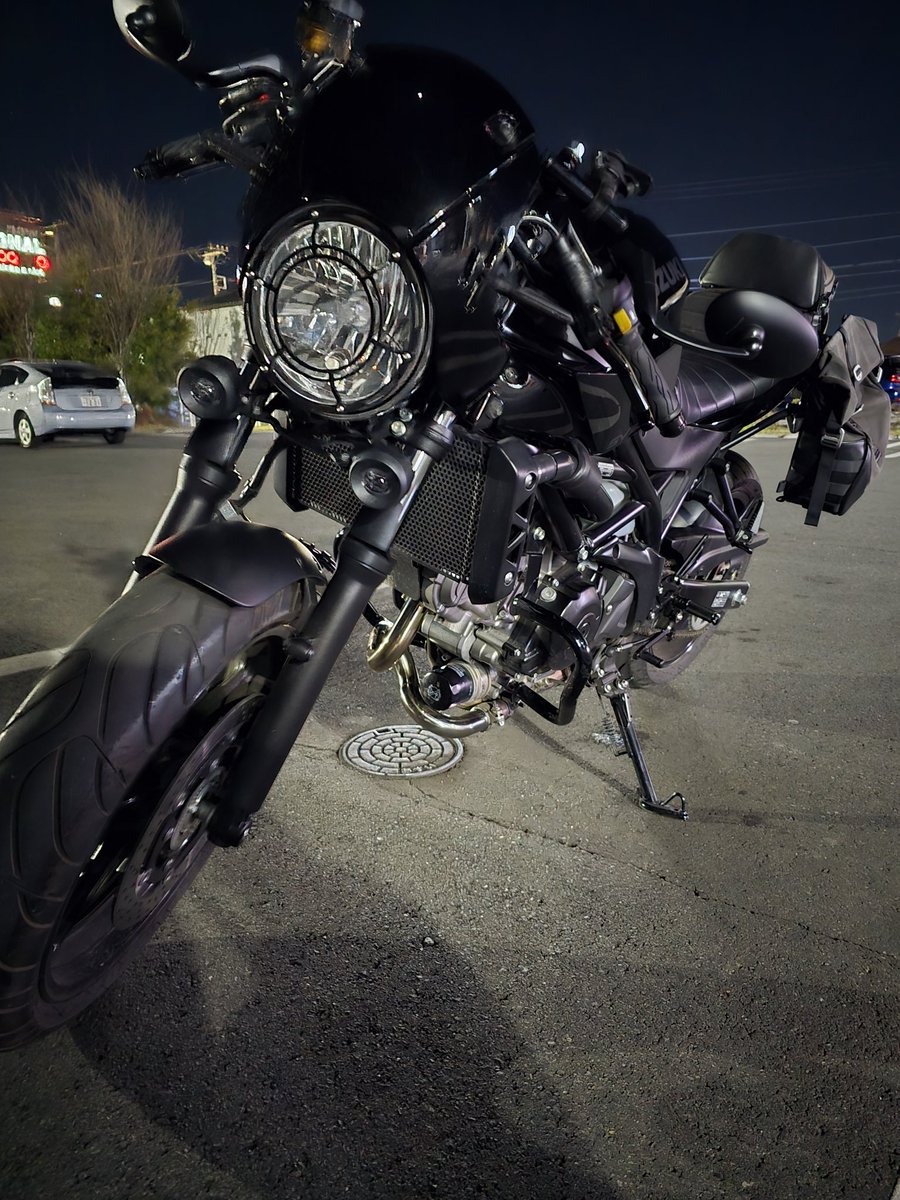 TAKT_MOTO's tweet photo. パワーボックス装着して試走
音は少し抑え目になったが
走りはめちゃくちゃ(体感だけど)気持ち良くなった気がする！
純正パイプと比べたらやはりマイルドになった感は否めないけど、走りやすくするならアリなカスタムだなと思う
 #SV650X https://t.co/HAeKdmzR3m