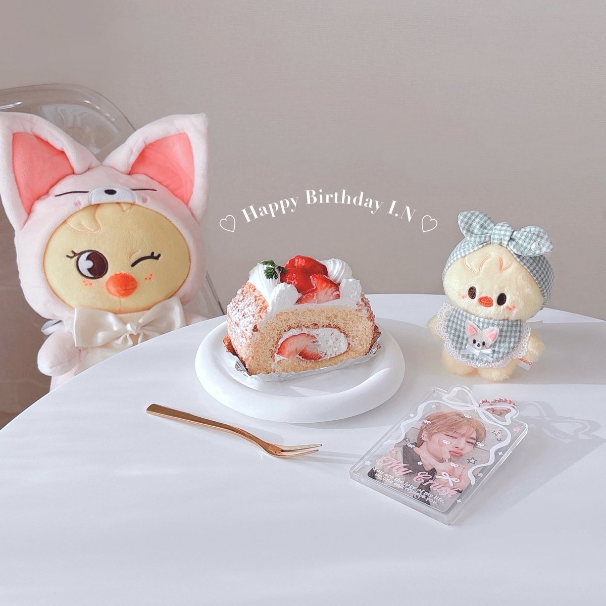ポガリがお祝い🎂
Happy I.N Day♡‴🦊