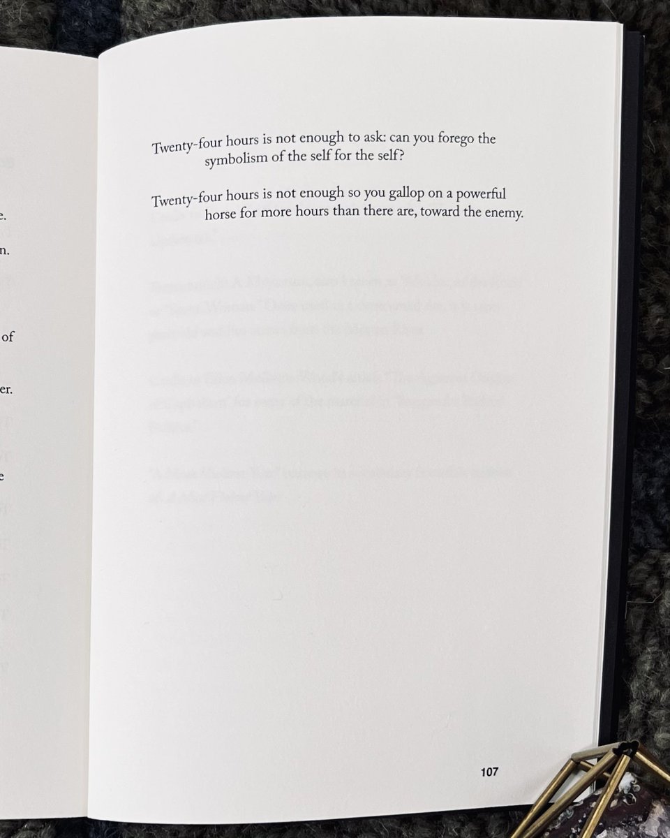 BrooklynPoets's tweet photo. “Economic Update” by Vanessa Jimenez Gabb. Register by February 12 for @vjimenezgabb's online workshop where we’ll explore the idea of beauty, including how it is informed by the various cultural and political structures in which we find ourselves. https://t.co/AnSegpoFF7 https://t.co/qF1MkVQK0j