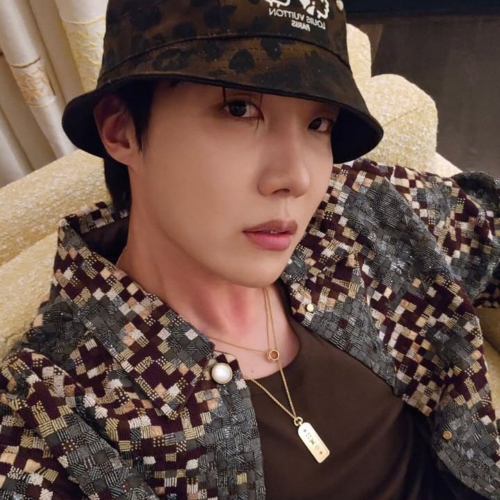 .   ࣪    mini sorteo por Crunchyroll anual   ࣪   .
                      ✦   𝘣𝘺 🍓

 — seguirnos con notis on(no ss)
—  fav y rt(no ss)
— 🏆 un ganador(perfil)