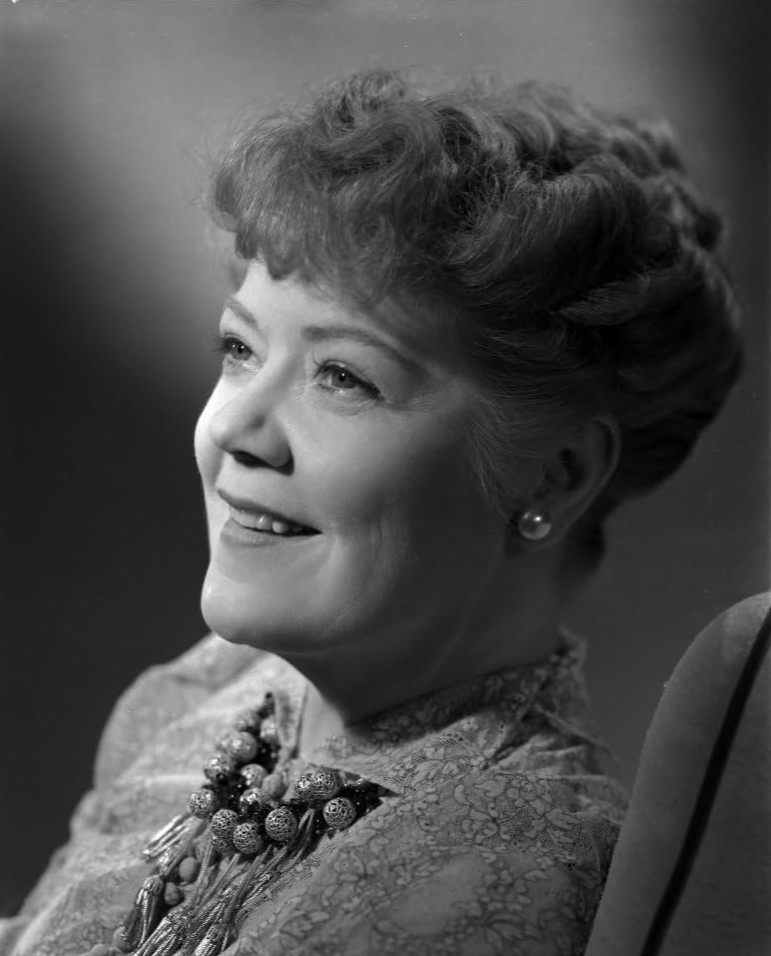TinseltownTwins's tweet photo. Spring Byington #ClassicGirlOfTheWeek #SpringByington https://t.co/jJfhV3DdpC
