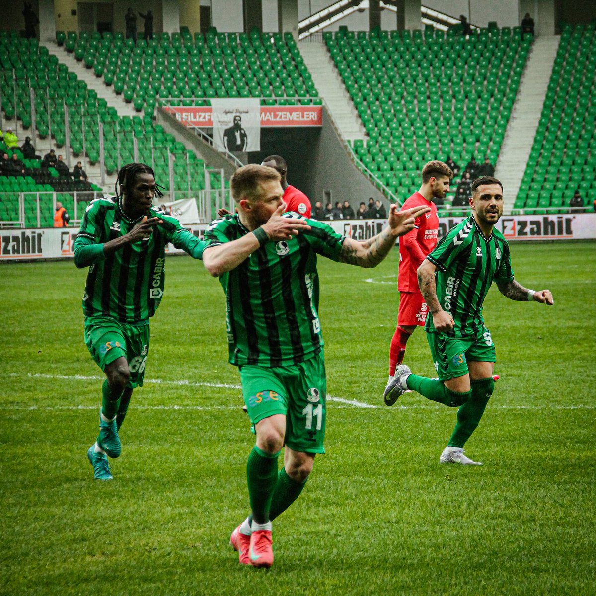 Sakaryaspor's tweet photo. 🔥🎯 Oze’l Harekât!

#YolumSeninle https://t.co/iTjvbtKvvd