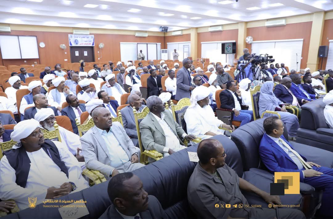 سلمت القوى السياسية والمدنية والاهلية والمجتمعية والشبابية والفئوية السودانية مسودة "الطريق الى السلام والاستقرار- (نحو الوحدة وتحقيق السلام والتحول الديمقراطي)" للسيد رئيس مجلس السيادة الانتقالي السوداني.

هذه المسودة ثمرة لمداولات عميقة اجترحتها القوى السياسية الوطنية في