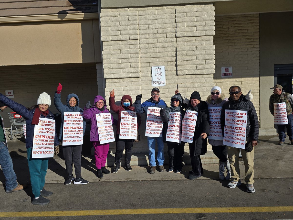 SMARTLocal202's tweet photo. UFCW Local 7 union members on strike at Colorado King Soopers store #100. @smartunionworks @UFCW @AFLCIOC @CBSNewsColorado @DenverChannel https://t.co/UOhMPGd7aM