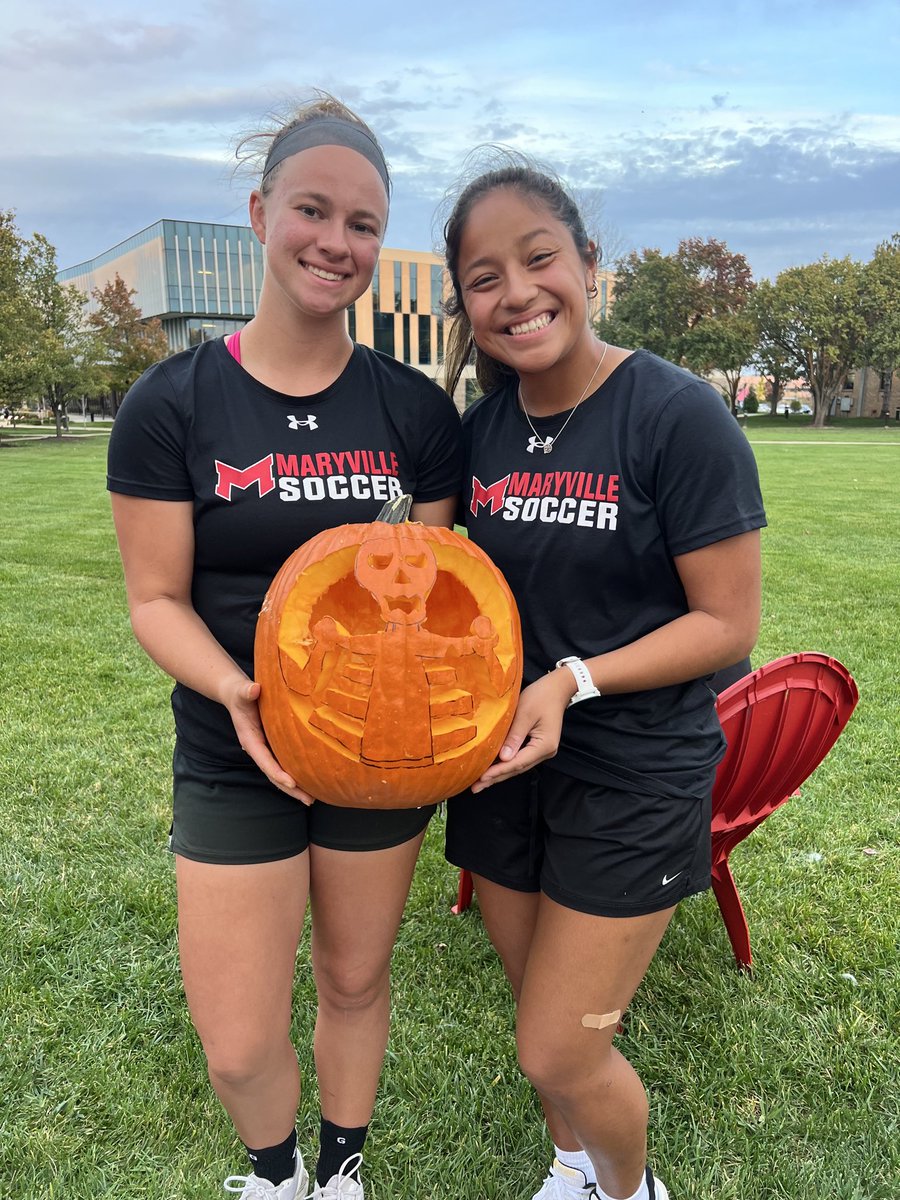 Maryville W. Soccer (@musaintssoccer) on Twitter photo What a treat for MUW⚽️ as we were able to hang out with <a href="/toriconnelly21/">tori connelly</a> for the last two seasons as she was working with <a href="/ARDeBoer87/">Austin DeBoer MPA, LAT, ATC</a> and finishing her Athletic Training Classes!! She is official and is the newest Certified Athletic Trainer👏!! Many🙏 , lots of ❤️, we will 🥰🥲!! What a treat for MUW⚽️ as we were able to hang out with <a href="/toriconnelly21/">tori connelly</a> for the last two seasons as she was working with <a href="/ARDeBoer87/">Austin DeBoer MPA, LAT, ATC</a> and finishing her Athletic Training Classes!! She is official and is the newest Certified Athletic Trainer👏!! Many🙏 , lots of ❤️, we will 🥰🥲!!
