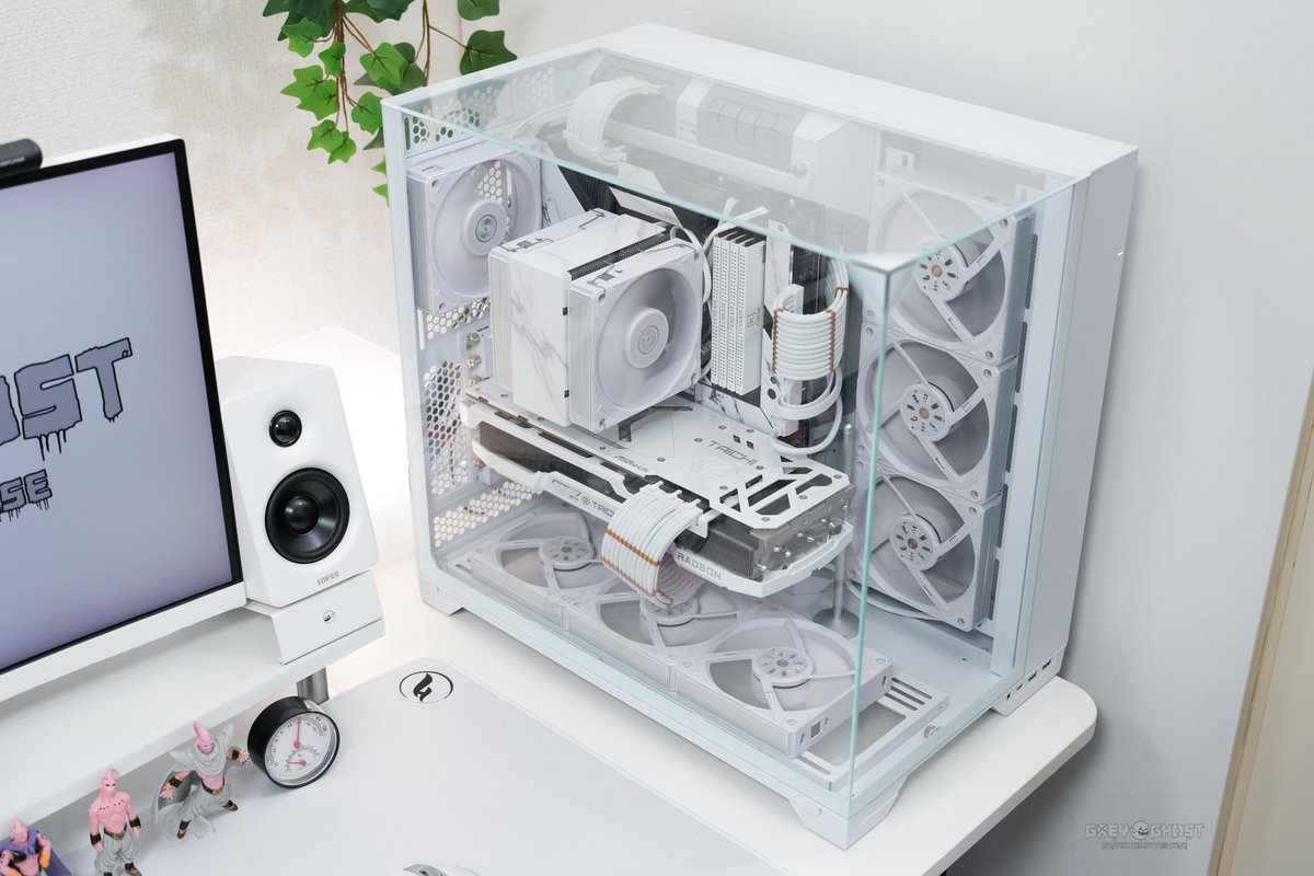 I switched the CPU cooler on my custom-built daily-use PC to an air cooler. I paired a Noctua NH-U12A heatsink with Lian Li Uni Fan P28, the same case fans I use. For the NA-HC8, I added a marble-patterned sheet to match the ASRock TAICHI CARRARA.

#LianLi
#ASRock
#Noctua