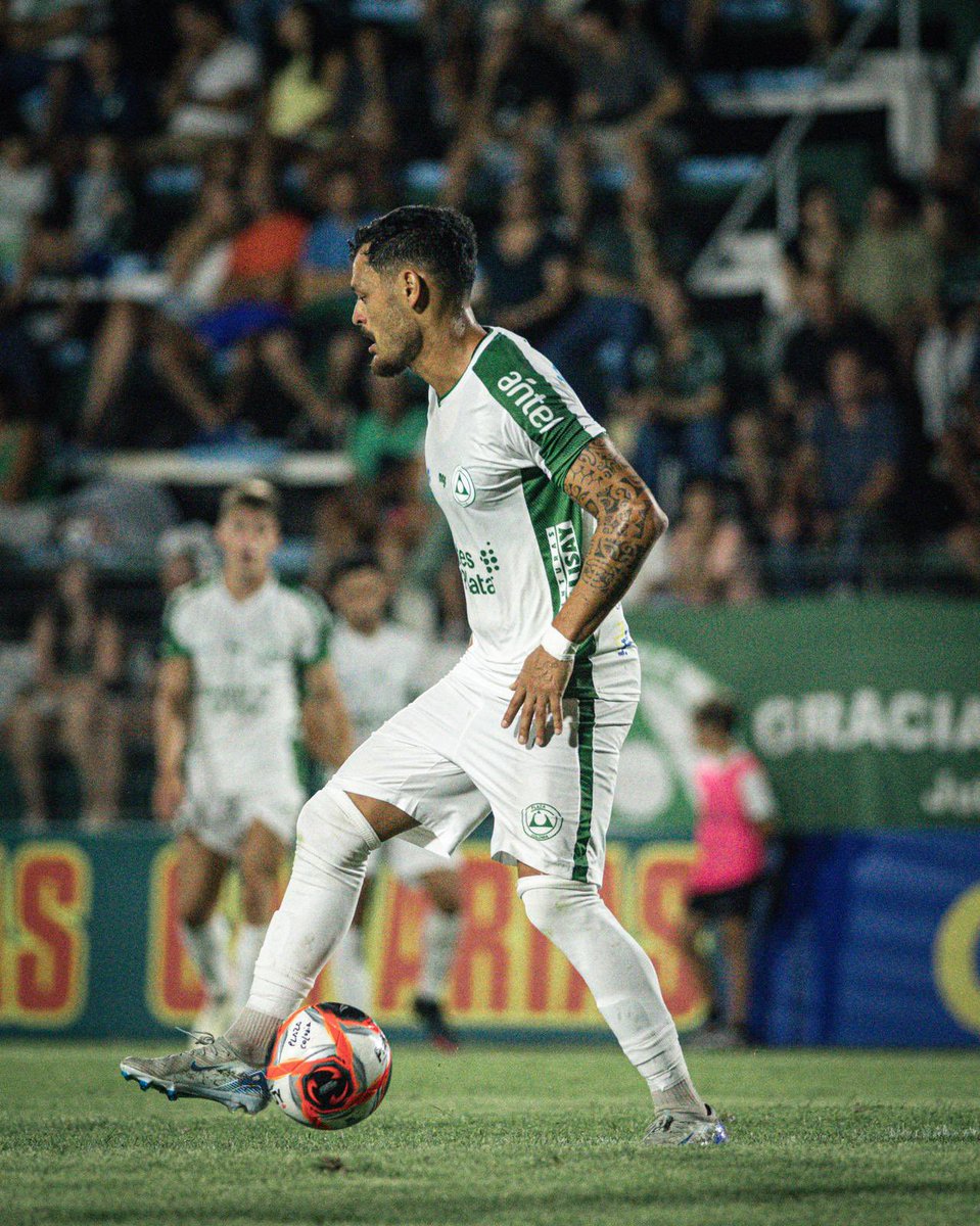 Feliz de volver hacer un gol en esta cancha y sumar de a 3. Vamos por más ⚔️⚔️🤍💚

Paz 👀👈🏼❤️