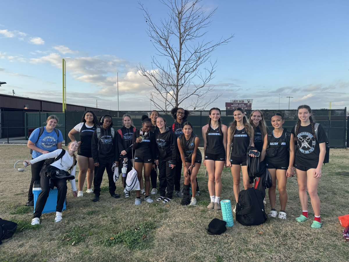 LadyBucTrack's tweet photo. First Varsity  track meet is in the books! These Ladies went out and competed all day! For all but one this was their first Varsity meet. We will learn and we will grow! #runfastturnleft https://t.co/gyaiC8igRg