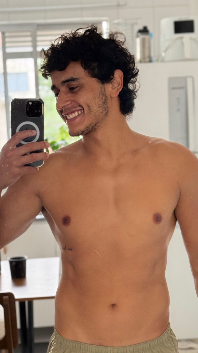 IqueMurilo's tweet photo. Não parece, mas eu juro que treino. https://t.co/sRRPpdkf5u