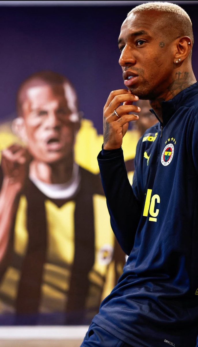 okncbk's tweet photo. #alex #andersontalisca 💛💙 https://t.co/xxg3prSWni