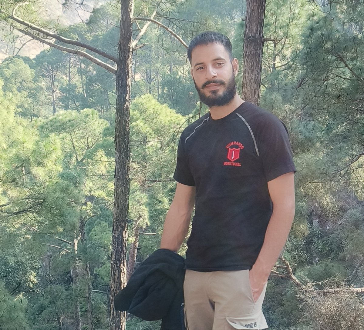 ApnaPahadi33864's tweet photo. PINE 🌲🌲🌲 VIEW 
IN DEHOTA VILLAGE 
BILLAWAR KATHUA
J&amp;K https://t.co/7QFIJbZEAE