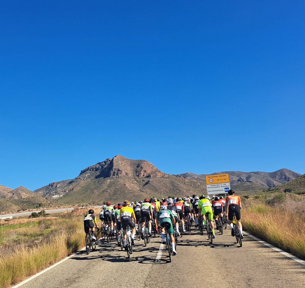 COMIENZA LA ASCENSIÓN AL ALTO DE LAS CUESTAS DEL CEDACERO ⛰️

➡️ 35 segundos para el quinteto de cabeza

#VGuadalentin25