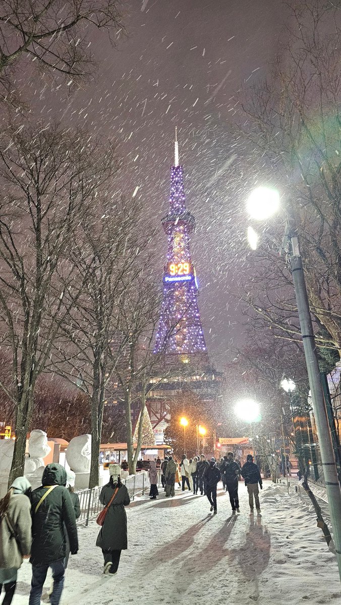 supoburaman423's tweet photo. 札幌雪まつり会場で待機してます☃️
#ラジオ南国の夜 https://t.co/9Rx3M3KESs