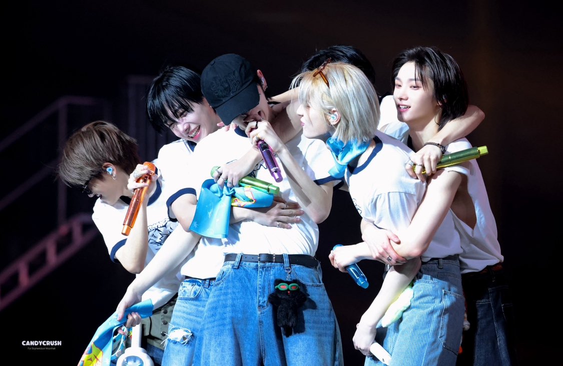 luvwhan_'s tweet photo. 콘서트 할 때마다 이런 사진 올라오는 거
너무 마음 좋다..♡ https://t.co/tqGAVPai5w