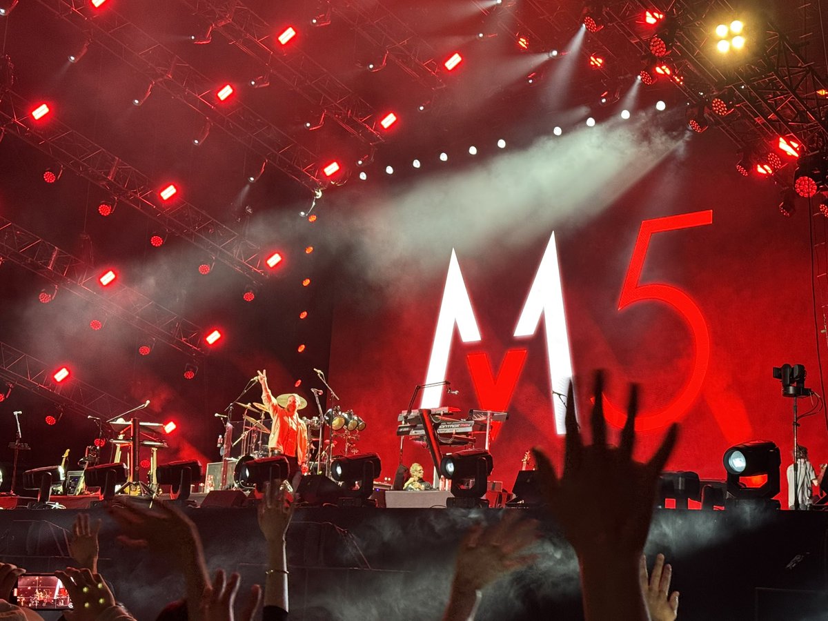 masak3322's tweet photo. 中学生から聞いてるmaroon5
その中でも最初に好きになった曲
圧巻だった

※撮影OKです

#maroon5 
#shewillbeloved https://t.co/JYZ5Ml5xLz