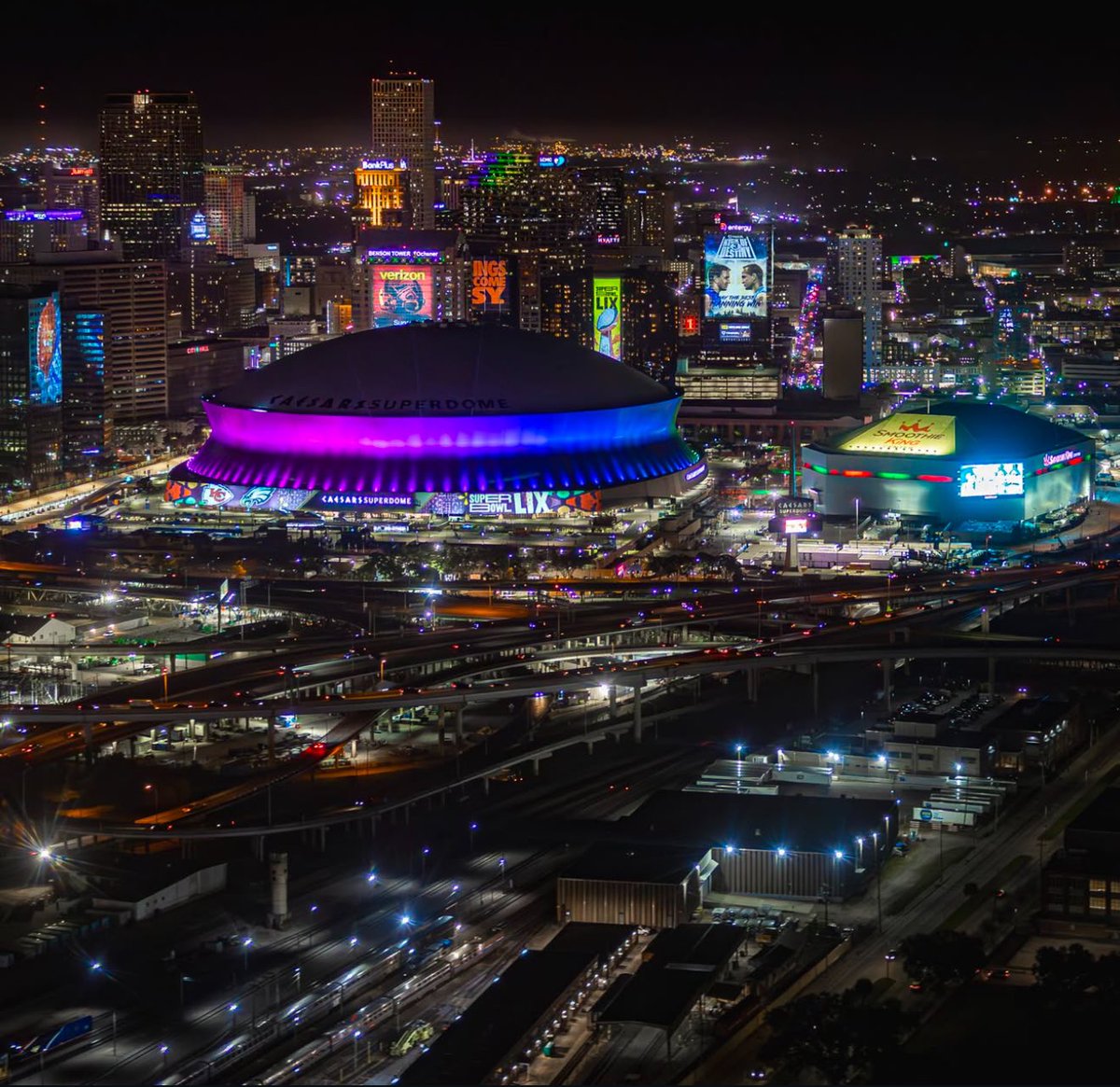 _ASHJ's tweet image. Take a second to appreciate how good the city looks right now man!