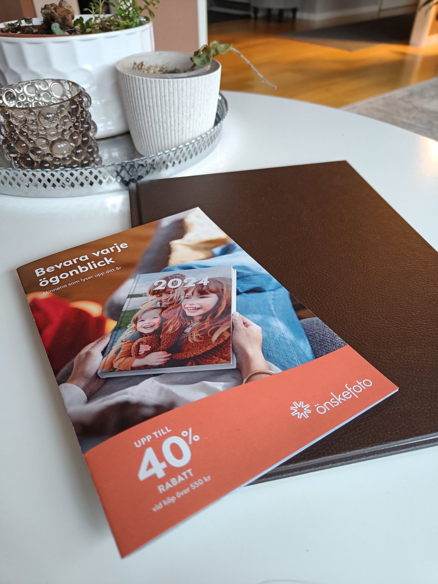 mikbja's tweet photo. I samarbete med @onskefoto har jag fått testa att göra en fotobok. Jag är nöjd med läder omslaget sm gav boken det lilla extra. 

 #årsbok2024buzz #fotobok #önskefoto #buzzador. https://t.co/fLGIwQoi9q