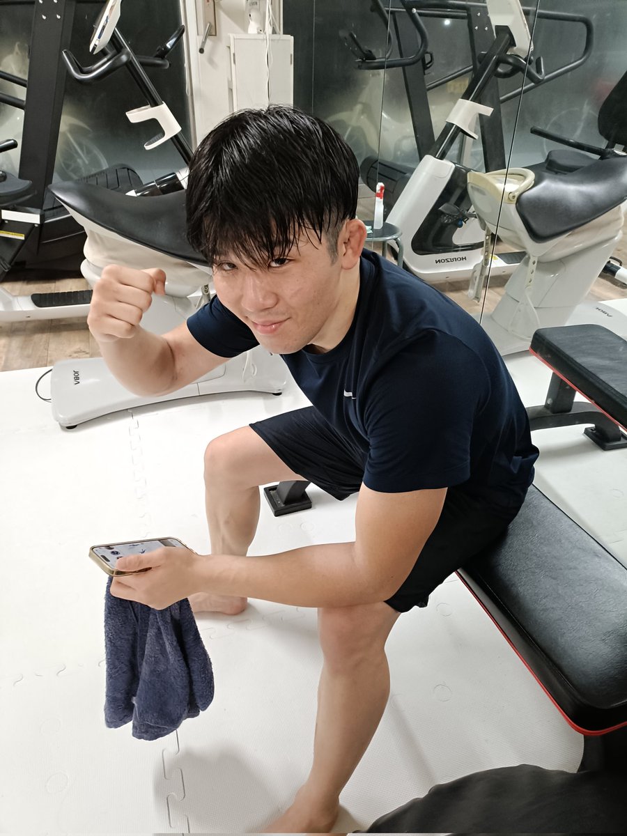 KB_SPLASH's tweet photo. 一番面白いと思ってるのは柔術だけど、一番かっこいいのはやっぱりMMA。
活躍したい若者がいるなら頑張ってサポートしたい。
最近はコーチだけだけど、逆にそれがいいみたい。
あとはみんなが毎日練習してくれたら言うことなし！ https://t.co/R3w9p8bGrt