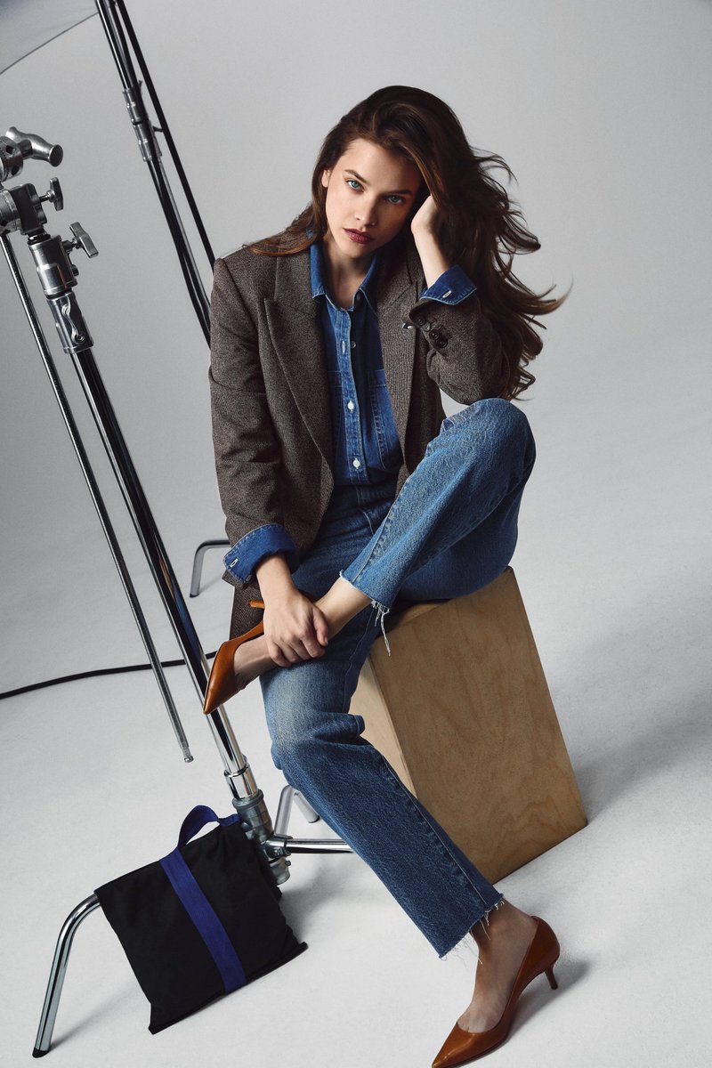 Capturing the perfect blend of style and comfort for Express Spring Champagne 2025. These casual semi-formal looks are versatile enough for any occasion. Ready to elevate your everyday style!
