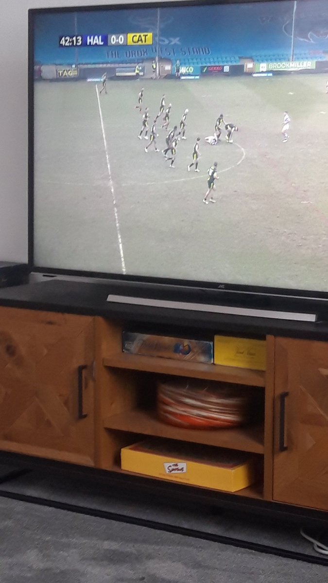 GarethCook17's tweet photo. @Betfred @TheSportsman @TheChallengeCup A cold February afternoon, what better than a bit of rugby league https://t.co/vxYHrApAX5