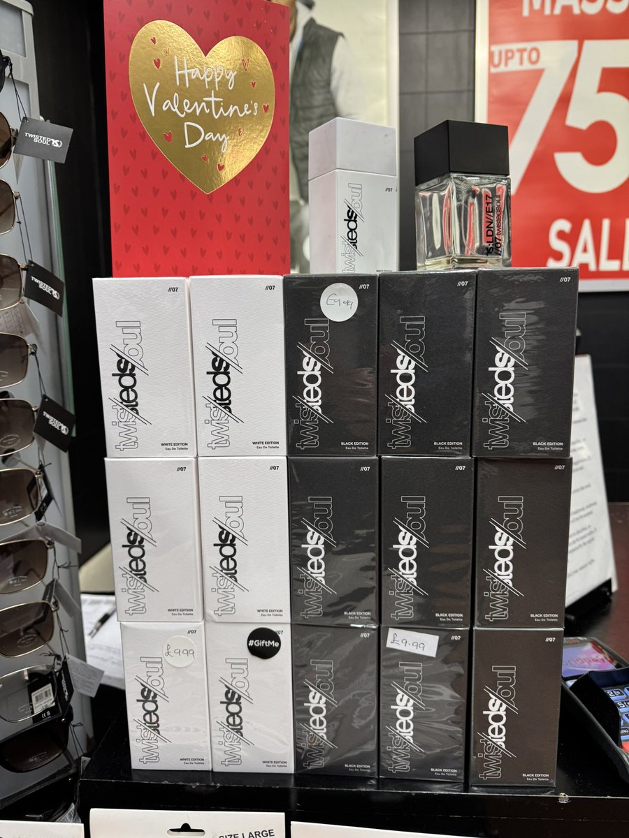 #valentinesday gifts 🎁 galore from your local Officers Club. Great style for the season of love ❤️ #MotherwellShoppingCentre