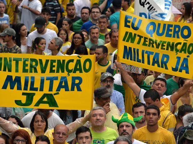 PedroRonchi2's tweet photo. A esquerda perde eleição e se organiza para ganhar a próxima. A extrema direita perde e destrói prédios públicos, pede intervenção militar, planeja assassinar o presidente eleito. https://t.co/nQT9APrvBW