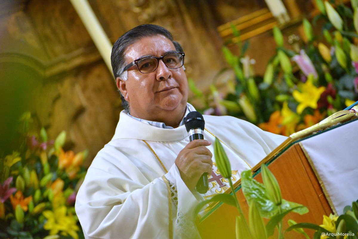 arquimorelia's tweet photo. Queridos hermanos: el Señor ha llamado a su presencia al ✝️Pbro. Serafín Guzmán Rivera, hasta ahora Párroco de Ucareo, Mich. Los Obispos, el Presbiterio y toda la @ArquiMorelia se unen en oración.
–Dale, Señor, el eterno descanso.
💛 https://t.co/LMRDdCy2Uf