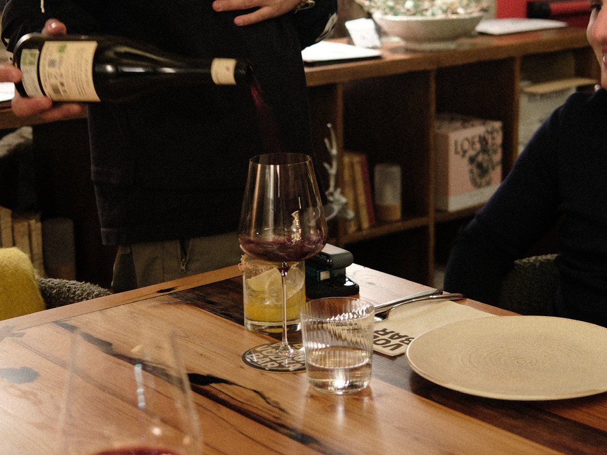 PioletVodkaBar's tweet image. Els vespres màgics a VodkaBar✨🕯️🥂

Las noches mágicas en VodkaBar ✨🕯️🥂

#VodkaBar #essencia #Grandvalira #PioletVodkaBar #neu #season2025