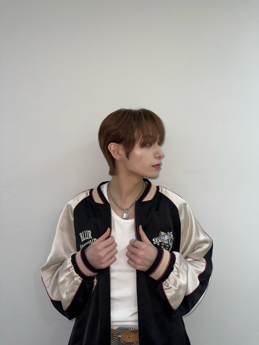[📸]

250202 팬사인회 🤍

#XLOV #엑스러브 #HARU #하루
#Imma_Be #XLOV_Imma_Be
