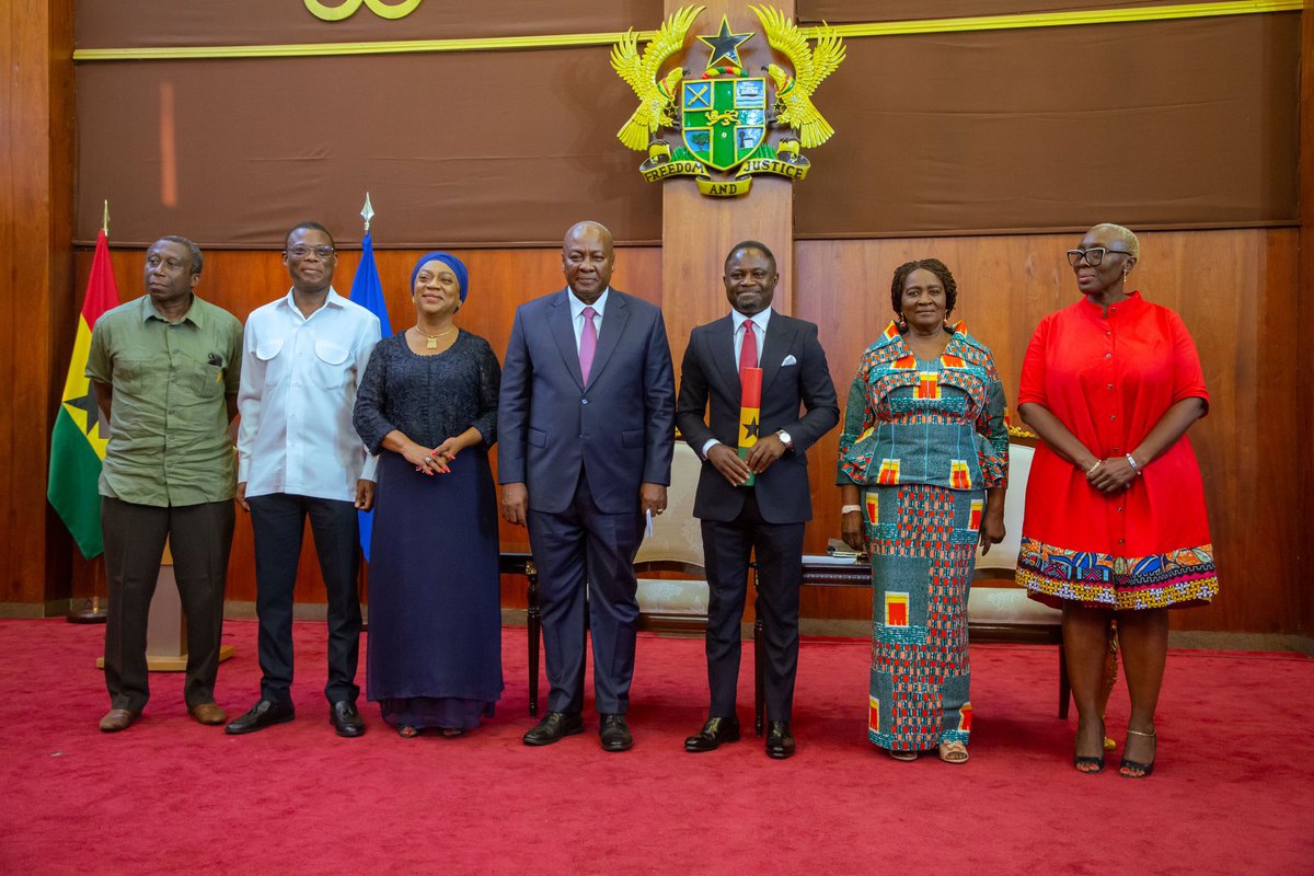 Yesterday <a href="/KMAkandoh/">Kwabena Mintah Akandoh</a> was sworn in as Health Minister 

He will be spearheading initiatives including the Free Primary HealthCare, Mahama Care, Ethical Export of Health professionals among many others. 

I wish you well Sir 🙏