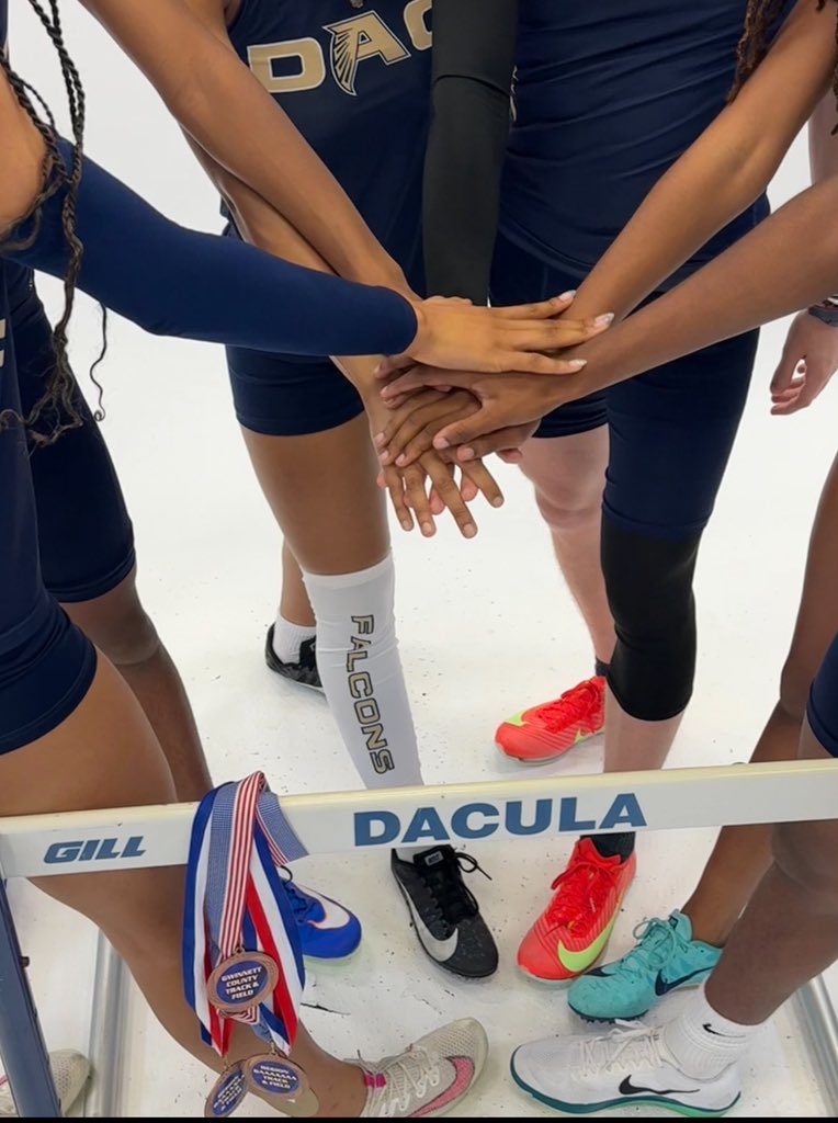 daculatf's tweet photo. Team building with a little photo op fun. 
The best is yet to come. #2025Season

@CoachE19141 @CoachWarnock4 @WhitleyRoland @TimothyBynum5 @bigka54 @DaculaAthletics https://t.co/QIEVTVwf3g