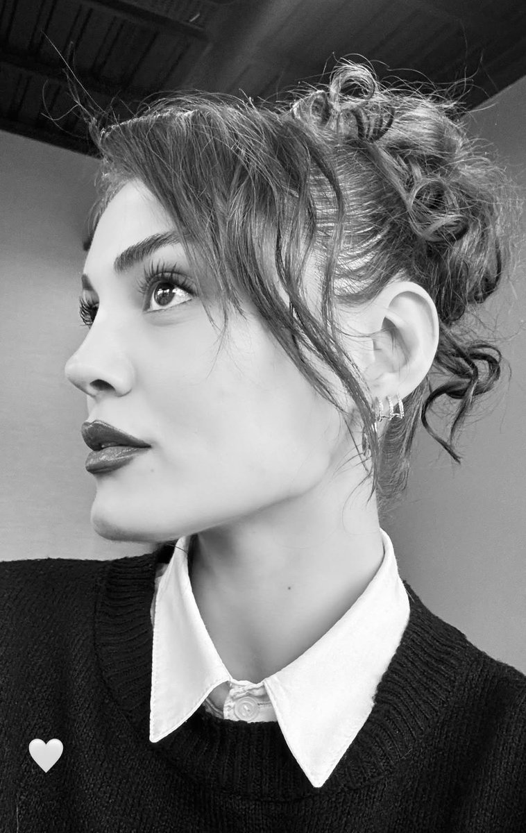 Bu kadar iğrençleşemezsiniz ya. 
Her zaman yanındayız Güzelim iyiki sen 🤍

Yanındayız BelginŞimşek 

#belginşimşek #kurulușosman #farbel #yanındayızbelginşimşek