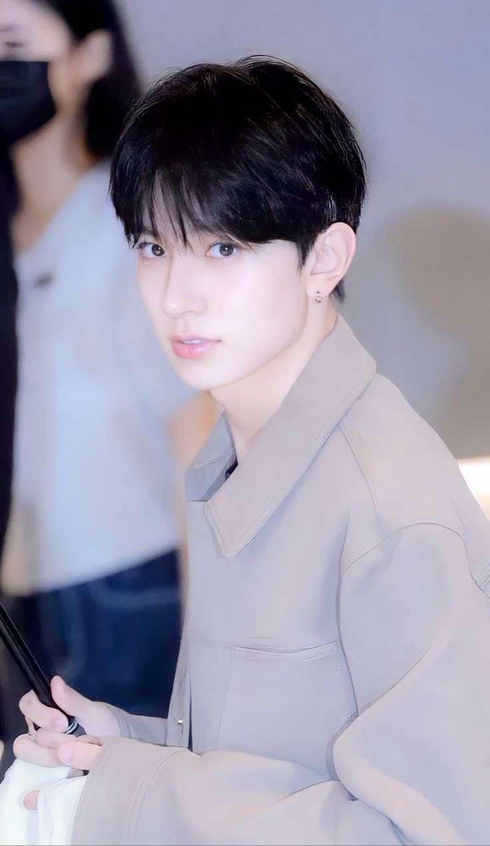 atclematis's tweet photo. ผมไม่รู้ว่าคนอื่นเรียกการมาเที่ยวกับหวานใจว่าอะไร แต่ผมเรียกว่ามาเดทกันครับ 🙂‍↕️🙂‍↕️🙂‍↕️ https://t.co/DXBHq9IoKh