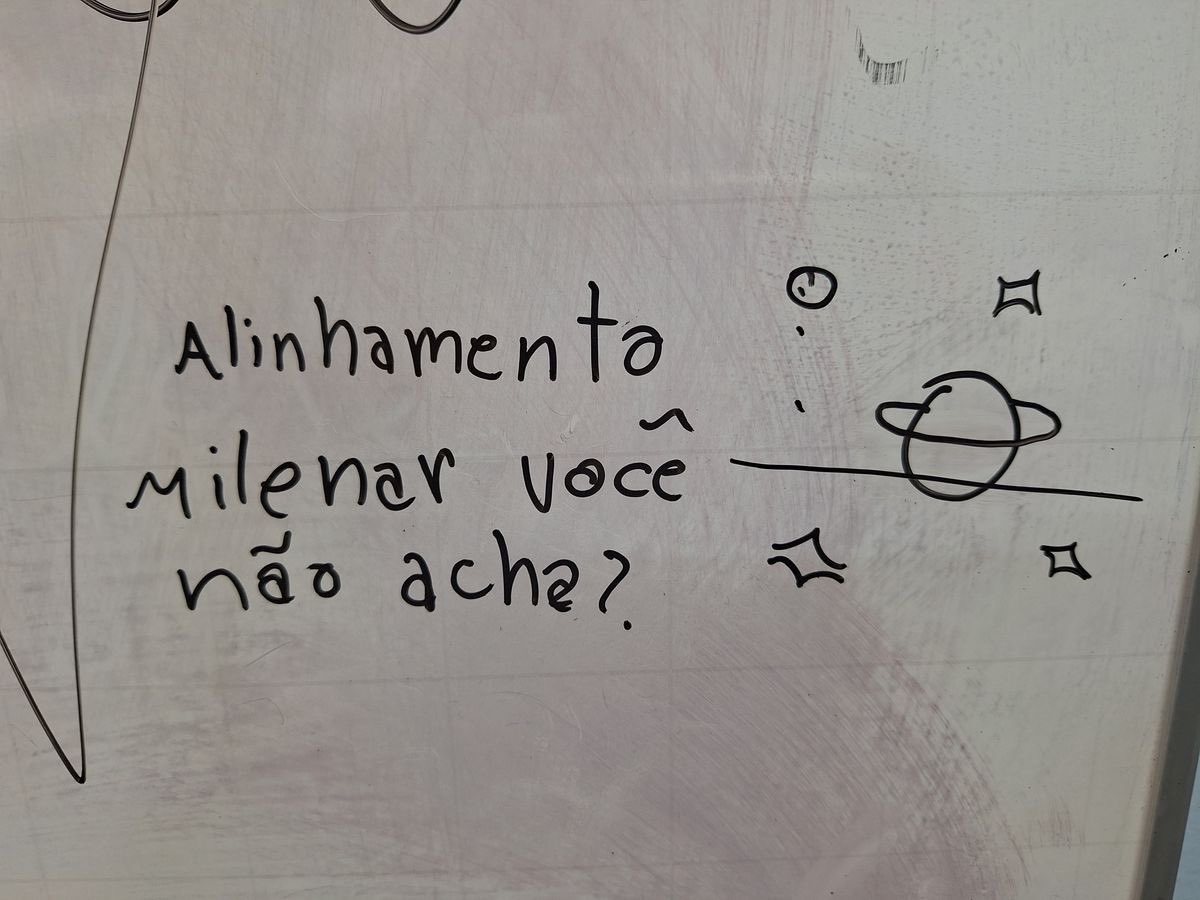 notadev0zz's tweet image. Baby, eu ainda me lembro| Mini Au Pejão

 Onde João e Pedro são amigos mas não confessam  o sentimento que têm um pelo outro, assim relembrando juntos todas as vezes de várias “quase beijos”.