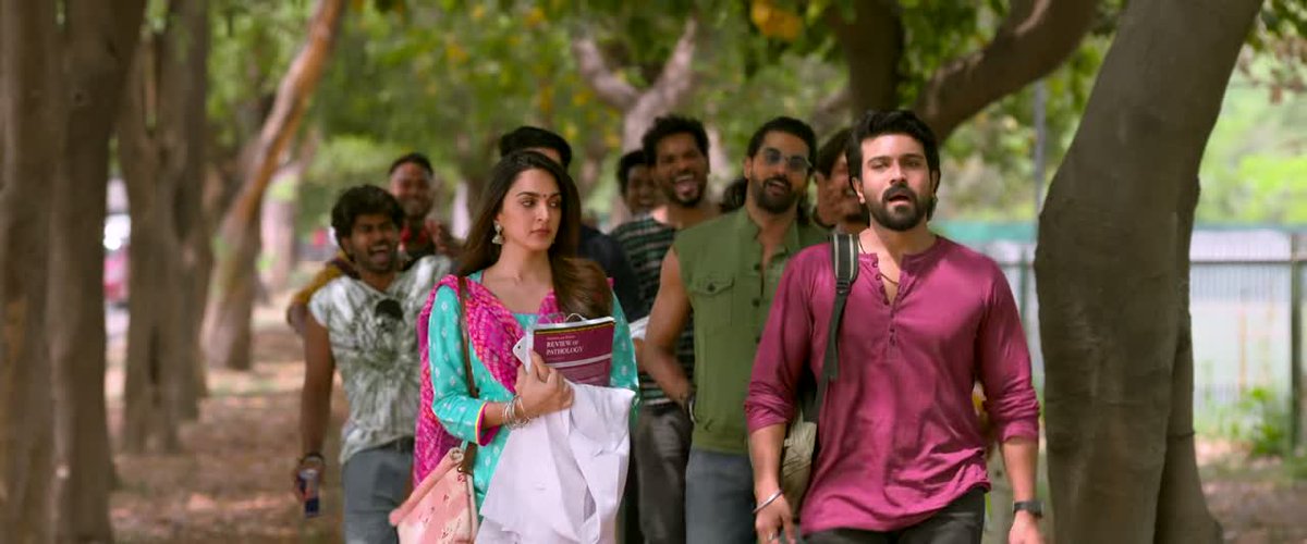 me_njl_'s tweet image. #GameChanager 

An outdated and overly cooked, over-the-top film💯

#RamCharan's look and energy in the college portions were good—that's the only positive thing in this film 😌

By the way, why is #Shankar sir overusing the robotic camera? After a while, it gave me a headache😵