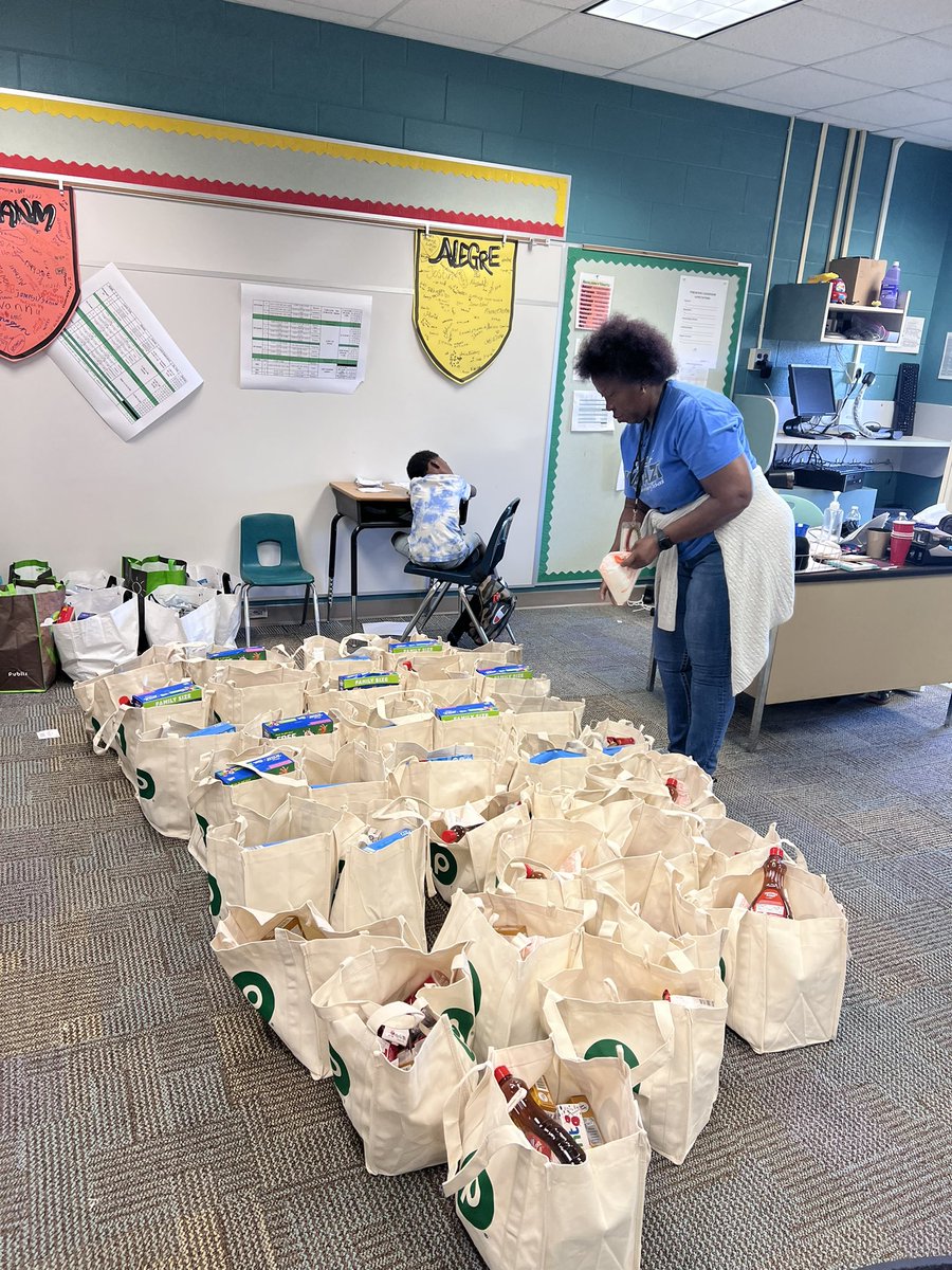Thanks to our friends at East Coast Believers Church, many families have a little extra food to tide them over.

Huge shoutout to <a href="/Publix/">Publix</a> for donating the tote bags and Ms. Scatliffe for helping organizing the distribution.

#Teamwork <a href="/Pinewood_OCPS/">Pinewood_OCPS</a>